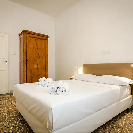 Testoni Apartament Bolonia